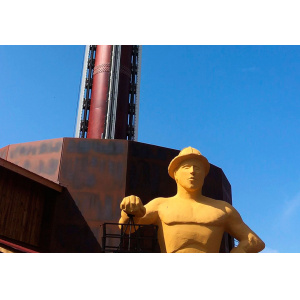 Attraktion Golden Driller - Park Fraispertuis (Jeanménil, Frankreich)