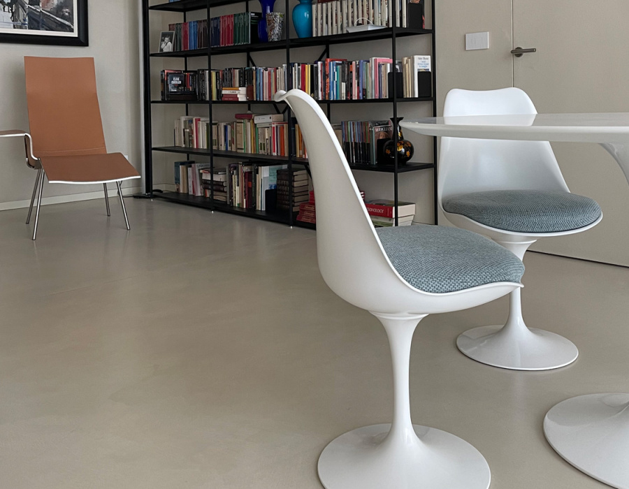 Micro Velvet, cement resin floor with turtledove finish. Private villa, Milano Marittima (RA)03