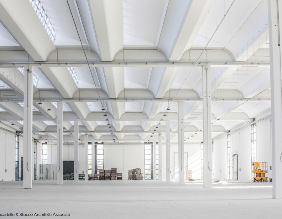Pavilux®, industrial floor, concrete color. Luciano Zanta headquarters, Tezze sul Brenta, Italy. Project: Lucadello & Stocco Arch.