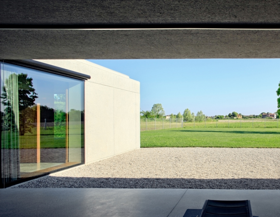 Pavilux® Overlay, dekorativer Boden mit geringer Dicke und Silver Oberfläche. Private Villa, Strà, Italien. Projekt: MIDE Architetti. 05