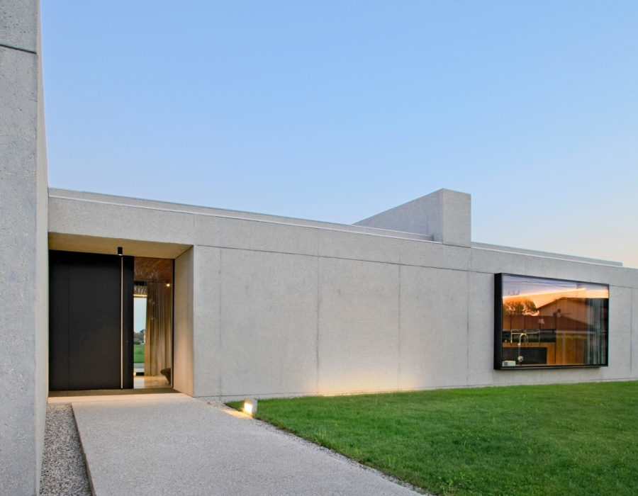 Pavilux® Overlay, dekorativer Boden mit geringer Dicke und Silver Oberfläche. Private Villa, Strà, Italien. Projekt: MIDE Architetti. 01