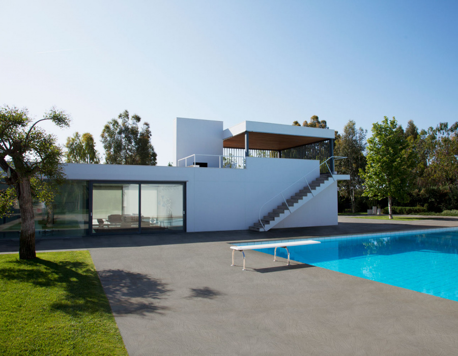 skyconcrete-outdoor-villa-contemporanea-antiscivolo-bordo-piscina